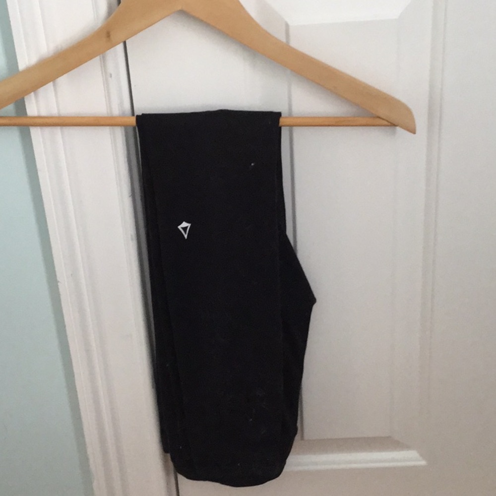 Black ivivva leggings